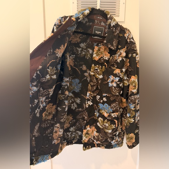 Floral Patterned Jacket - Picture 3 of 5